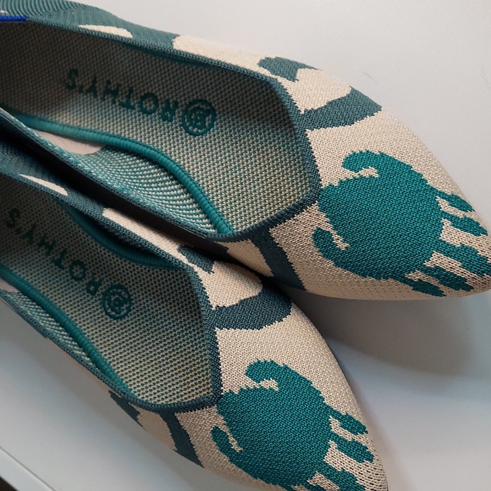 NEW - Moroccan Green Rothy Point - size 9 - Discontinued Style